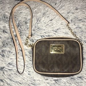 MK cross body